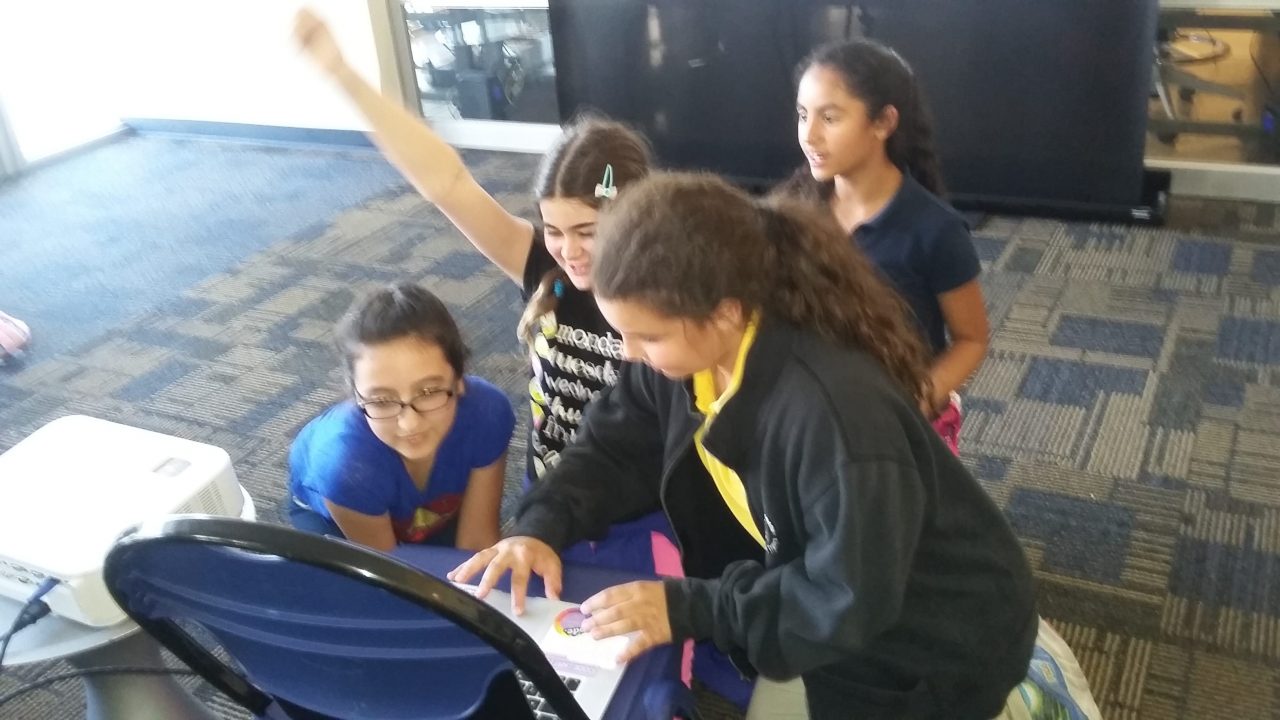 FIU Girls Who Code Club Parents and Community Night | School of Computing and Information Sciences 2