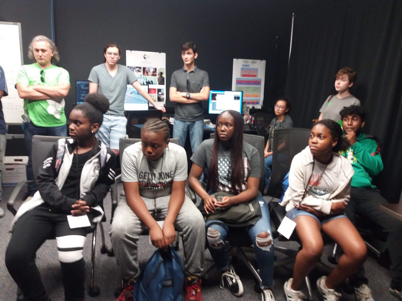 Photo of GEN2050 Summer Youth Enrichment Program visiting FIU ICAVE