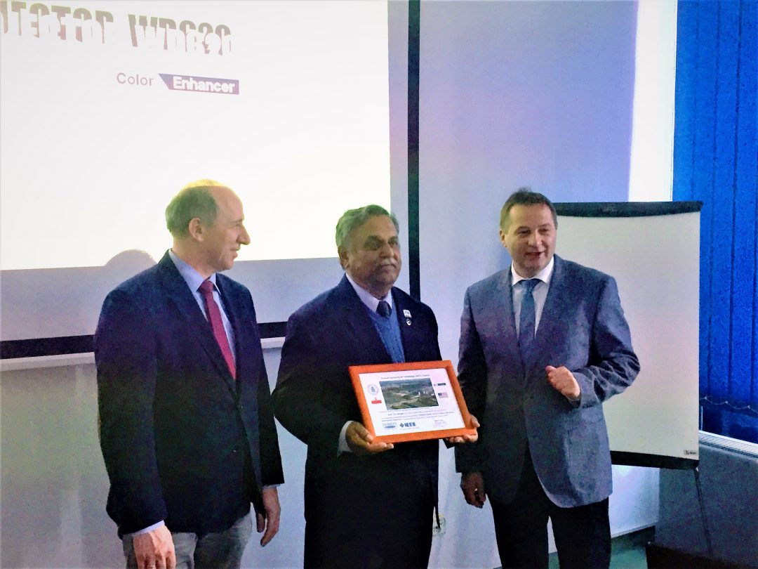 Dr. S.S. Iyengar receives an award from PUT in Poland