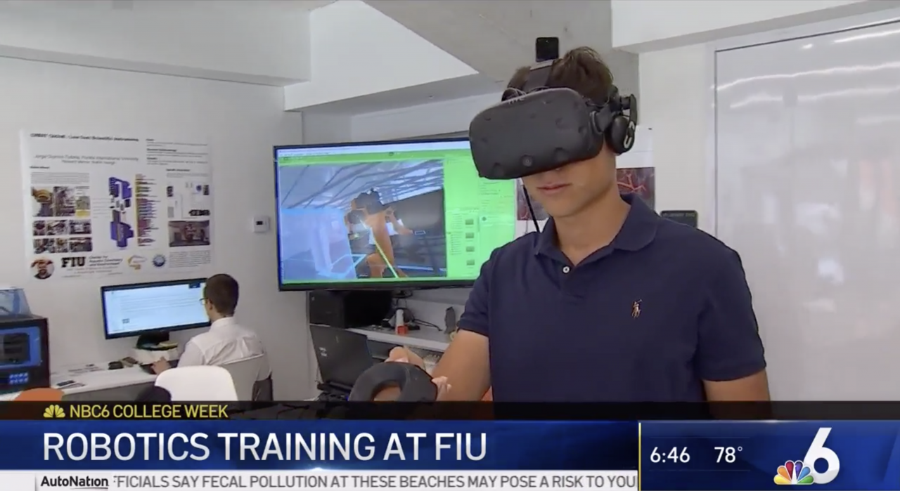 Photo of SCIS Student in VR Simulation