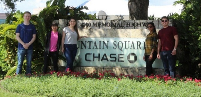 Image of Sit and her team at JPMorgan Chase in Tampa